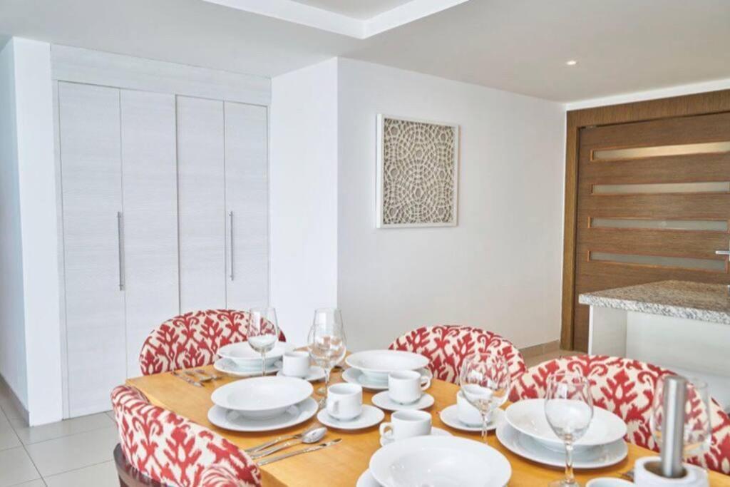 P11 Poseidon 5 Stars Elite Ocean View Piscina Apartamento 2 Dormitorios مانتا المظهر الخارجي الصورة