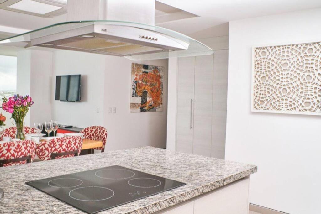 P11 Poseidon 5 Stars Elite Ocean View Piscina Apartamento 2 Dormitorios مانتا المظهر الخارجي الصورة