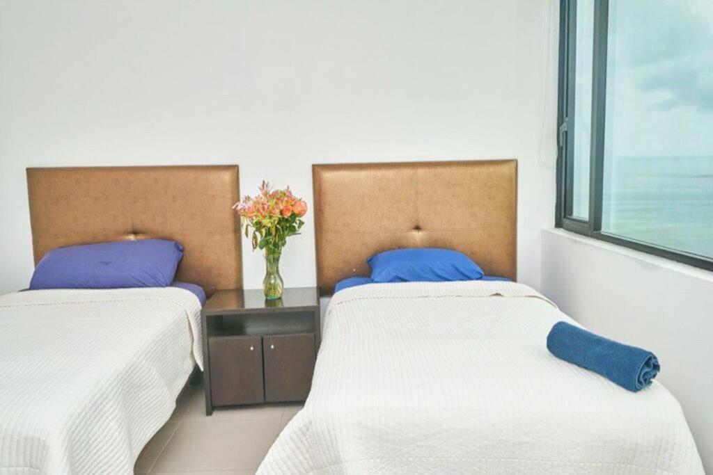 P11 Poseidon 5 Stars Elite Ocean View Piscina Apartamento 2 Dormitorios مانتا المظهر الخارجي الصورة