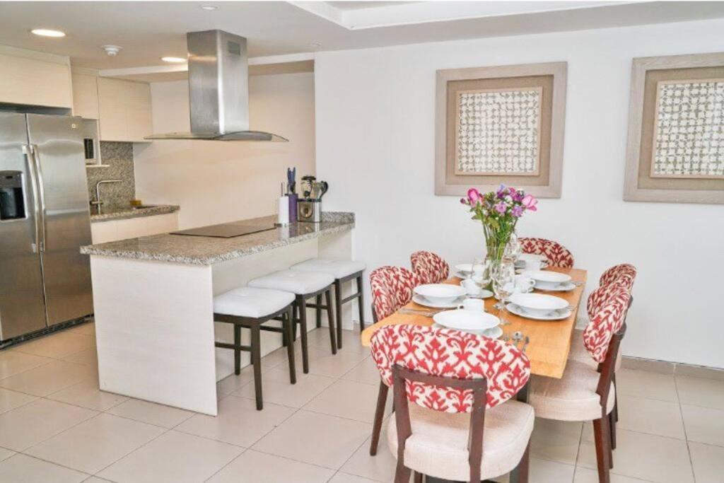 P11 Poseidon 5 Stars Elite Ocean View Piscina Apartamento 2 Dormitorios مانتا المظهر الخارجي الصورة