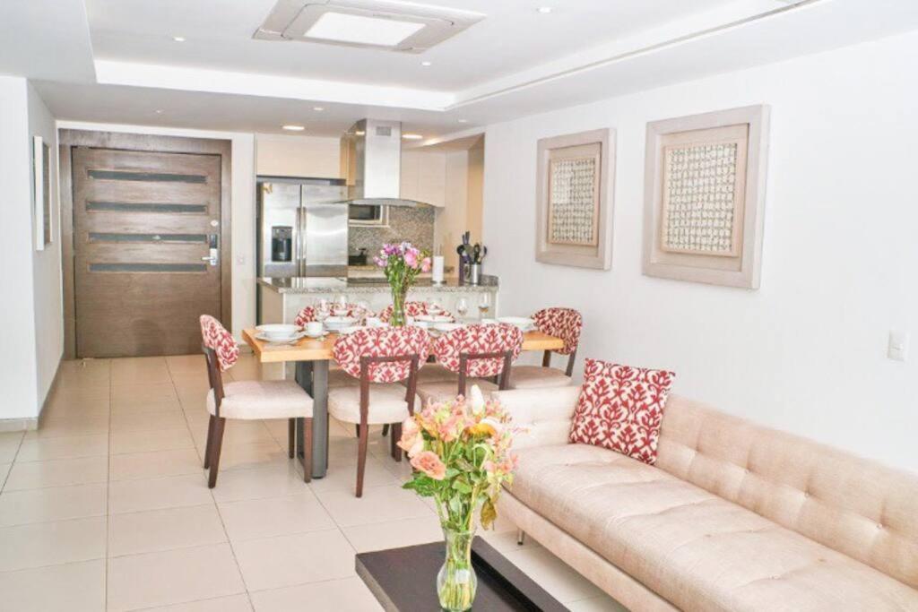 P11 Poseidon 5 Stars Elite Ocean View Piscina Apartamento 2 Dormitorios مانتا المظهر الخارجي الصورة