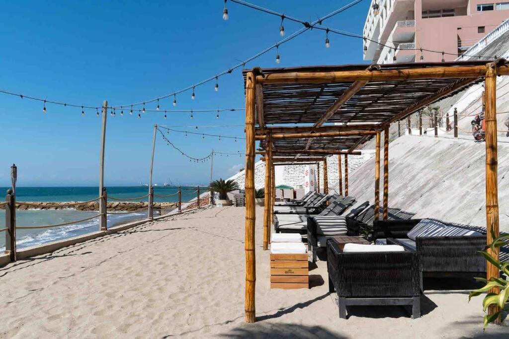 P11 Poseidon 5 Stars Elite Ocean View Piscina Apartamento 2 Dormitorios مانتا المظهر الخارجي الصورة